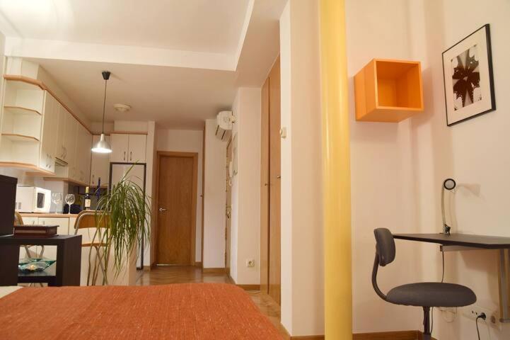 Estudio Acogedor Y Luminoso Appartement Madrid Buitenkant foto